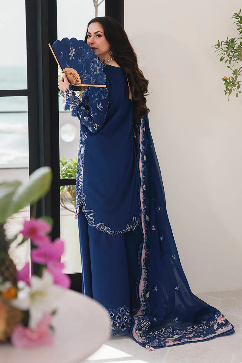 Hania Aamir looks elegant in Qalmakar Luxury Lawn - Shop Online BD Tajori