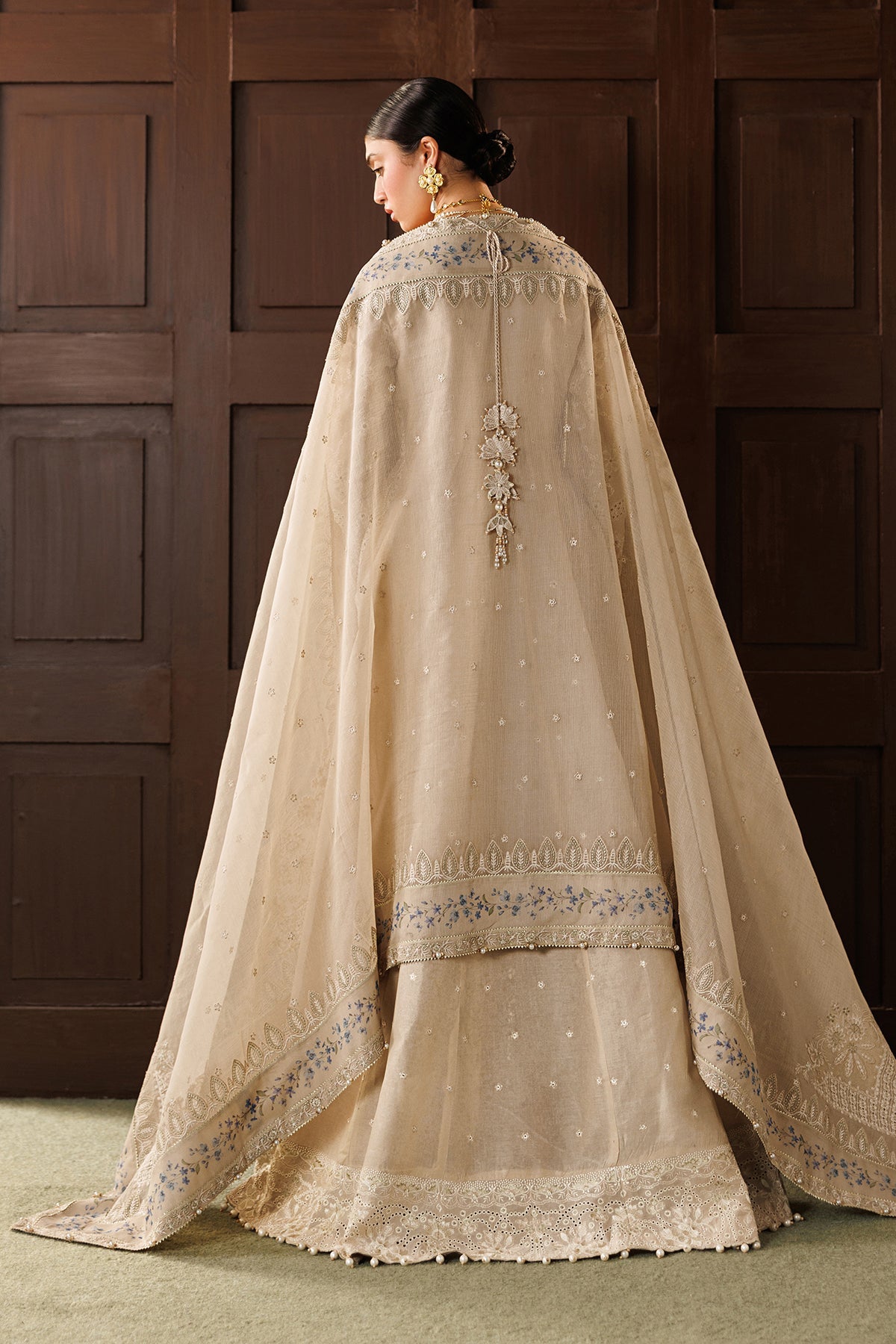 UNSTITCHED EID LAWN Embroidered Lawn EL26-D03 Fabric Suit