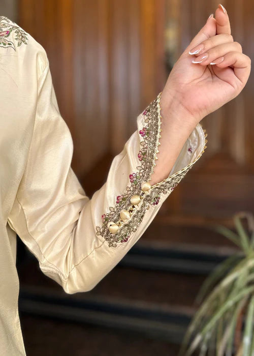 Designer sleeve embroidery on luxury off-white kurta, detailed ethnic craftsmanship, stylish party wear dress collection