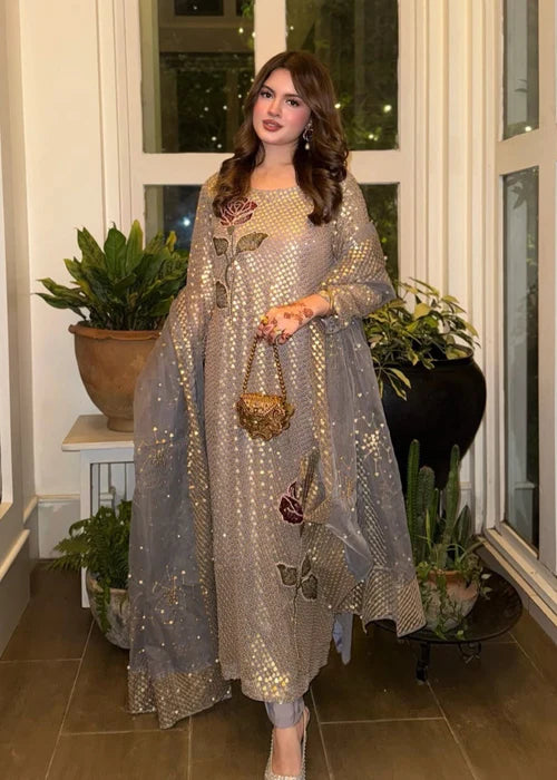 Front View: Gorgeous Grey Sequined Pakistani Kurta Set – Tajori