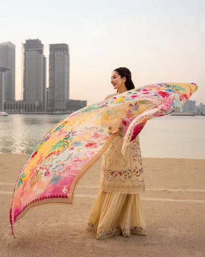 Hania Aamir showcasing vibrant floral printed dupatta with Faiza Saqlain Merjem vanilla suit