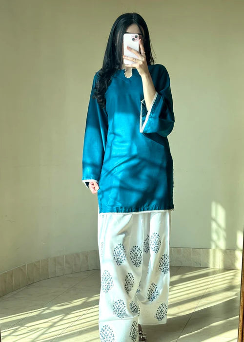 Style showcase of Tehzeeb Libas teal kurta set with white farsi shalwar, summer daily wear